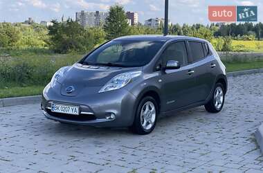 Хэтчбек Nissan Leaf 2015 в Здолбунове