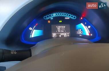 Хэтчбек Nissan Leaf 2011 в 