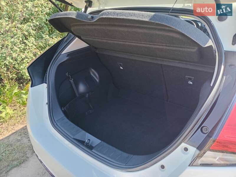 Хэтчбек Nissan Leaf 2022 в Умани фото 11 Хэтчбек Nissan Leaf 2022 в Умани