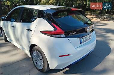 Хэтчбек Nissan Leaf 2022 в 