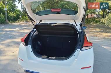 Хэтчбек Nissan Leaf 2022 в 