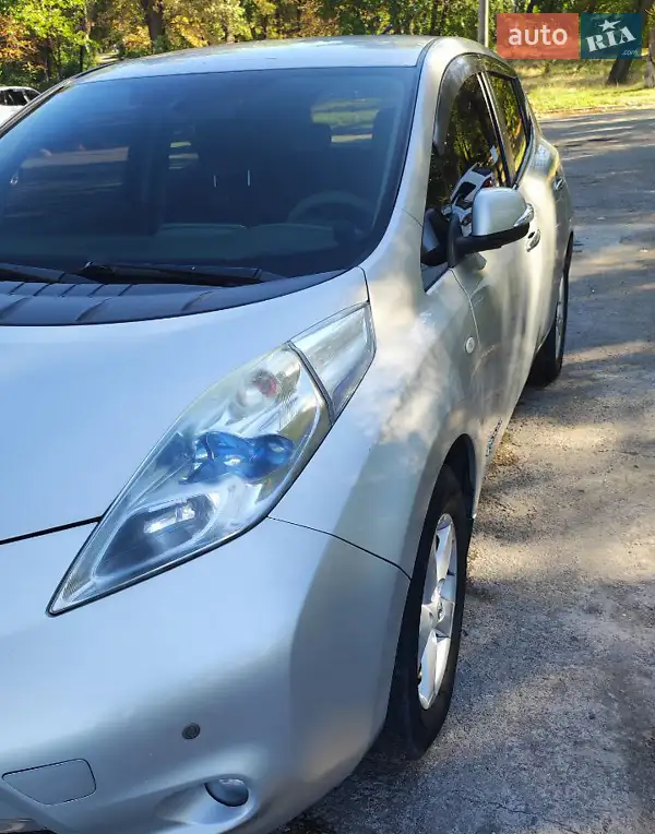 Nissan Leaf 2011