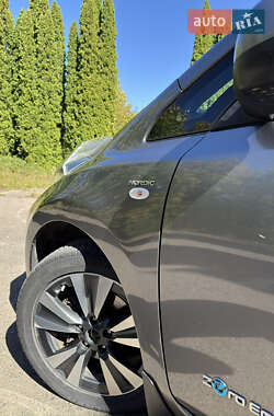 Хэтчбек Nissan Leaf 2015 в Бродах