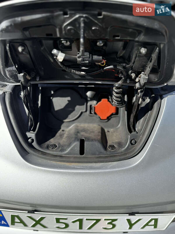 Хэтчбек Nissan Leaf 2014 в Харькове