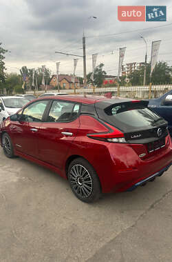Хэтчбек Nissan Leaf 2019 в 