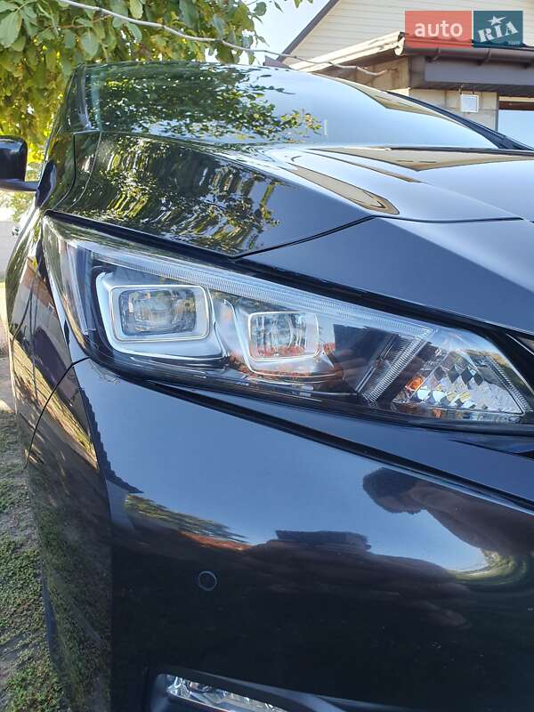 Хетчбек Nissan Leaf 2019 в Дніпрі