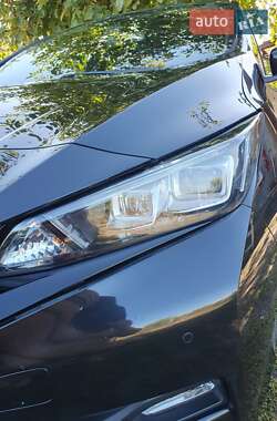 Хетчбек Nissan Leaf 2019 в Дніпрі