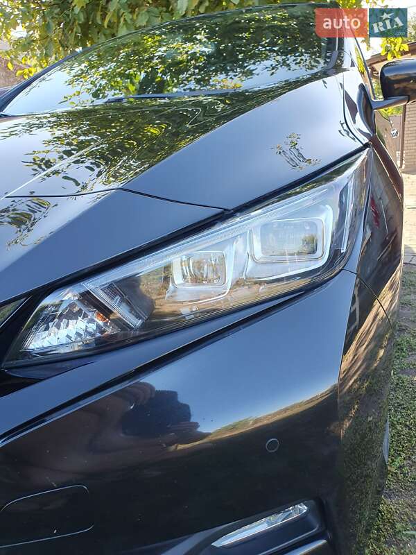 Хетчбек Nissan Leaf 2019 в Дніпрі