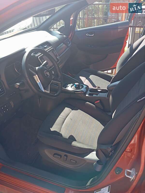 Хетчбек Nissan Leaf 2021 в Тернополі