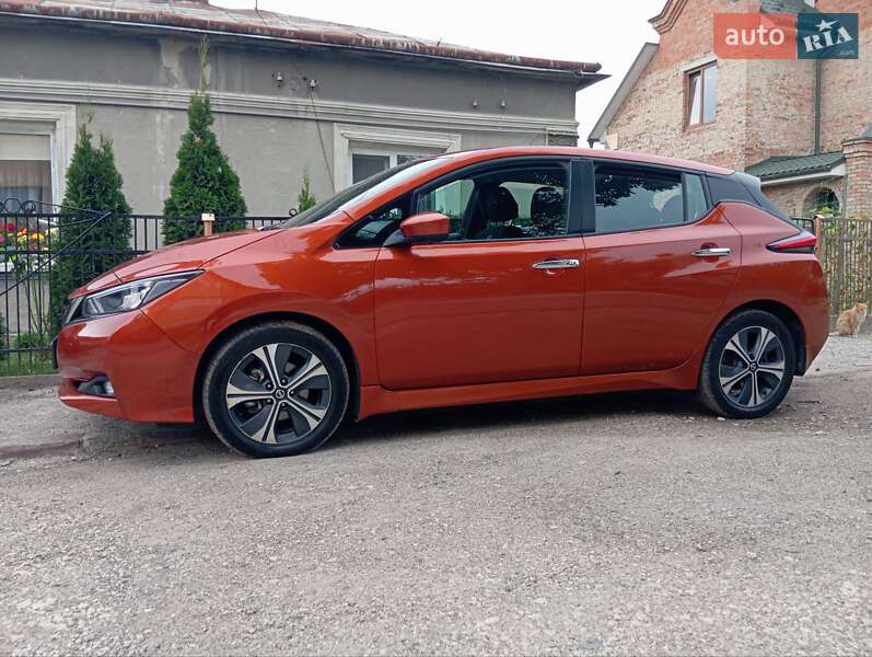 Хетчбек Nissan Leaf 2021 в Тернополі