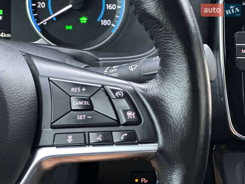 Хэтчбек Nissan Leaf 2018 в Стрые