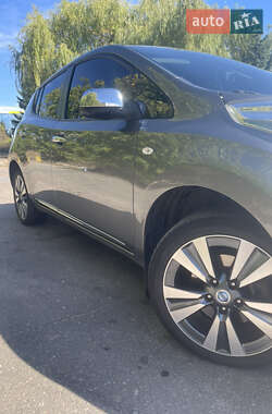 Хэтчбек Nissan Leaf 2014 в 