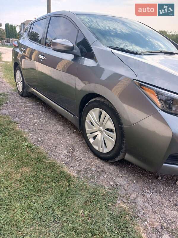 Хэтчбек Nissan Leaf 2022 в Шаргороде