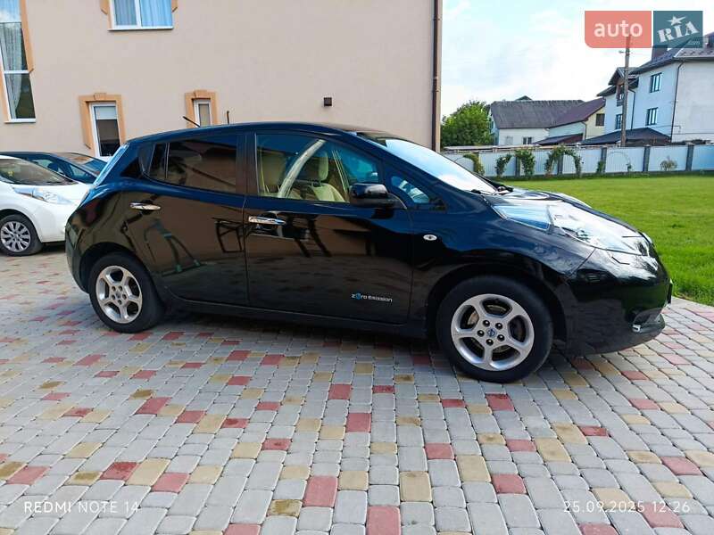 Хэтчбек Nissan Leaf 2011 в Ивано-Франковске