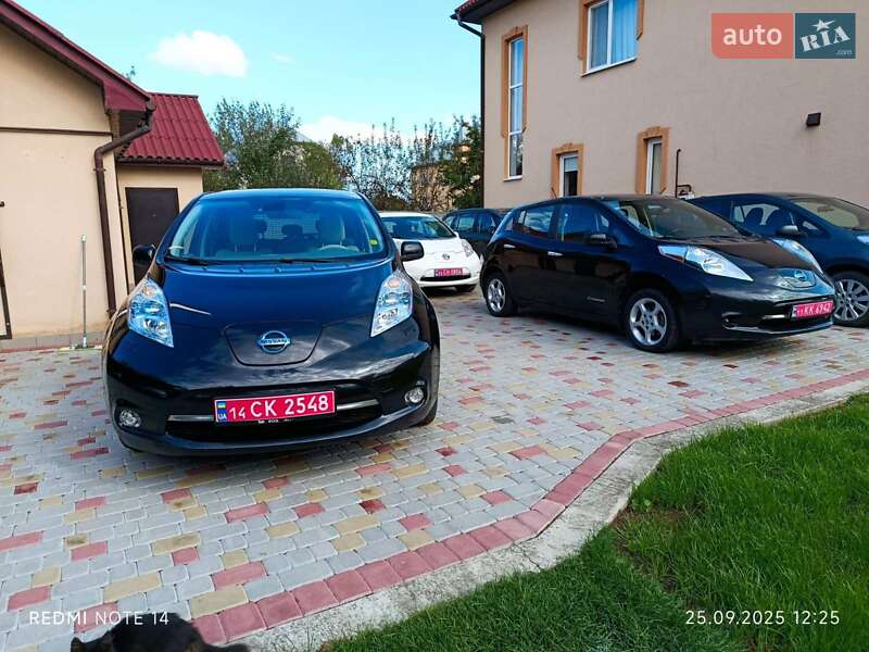 Хэтчбек Nissan Leaf 2011 в Ивано-Франковске