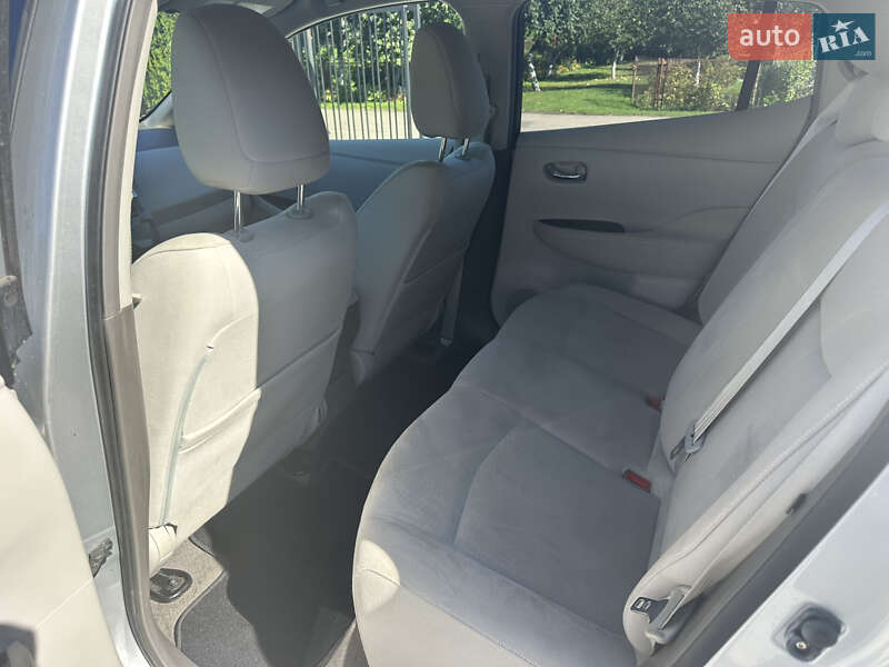 Хэтчбек Nissan Leaf 2011 в Луцке