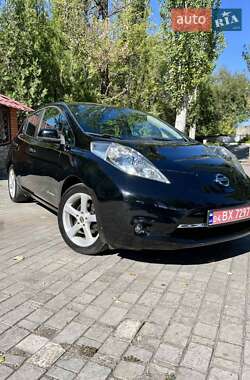 Хетчбек Nissan Leaf 2016 в Дніпрі