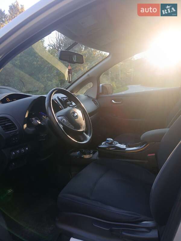 Хэтчбек Nissan Leaf 2016 в Чернигове фото 15 Хэтчбек Nissan Leaf 2016 в Чернигове