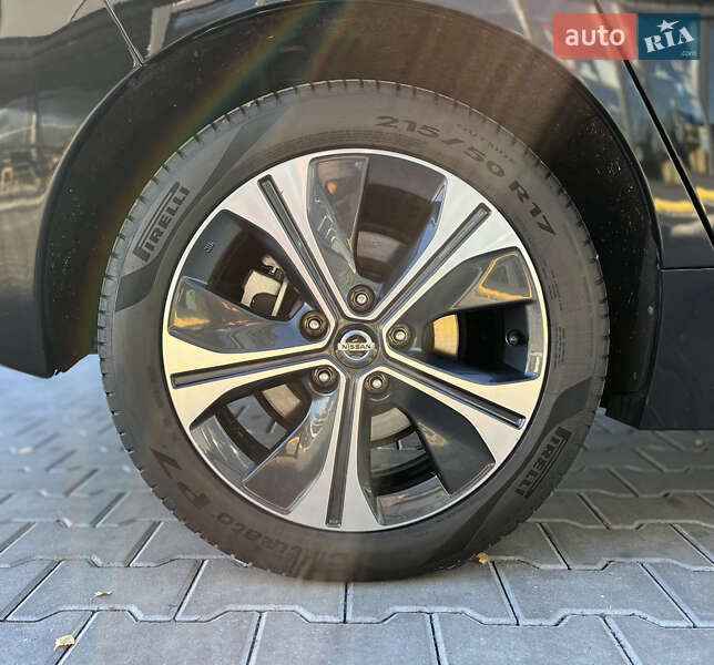 Хэтчбек Nissan Leaf 2019 в Владимире фото 52 Хэтчбек Nissan Leaf 2019 в Владимире