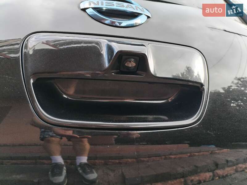 Хэтчбек Nissan Leaf 2015 в Ровно