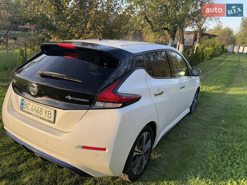 Хэтчбек Nissan Leaf 2019 в Мостиске