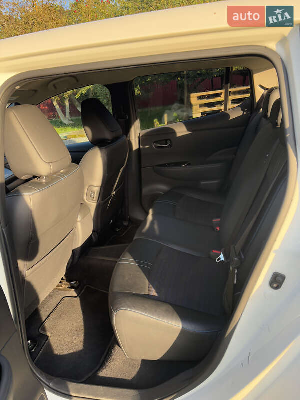 Хэтчбек Nissan Leaf 2019 в Мостиске