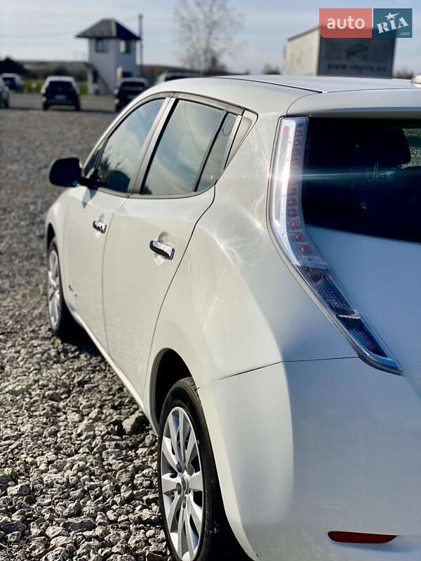Хетчбек Nissan Leaf 2013 в Новояворівську фото 2 Хетчбек Nissan Leaf 2013 в Новояворівську