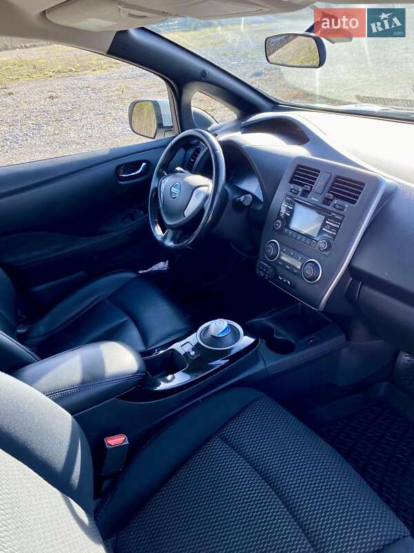 Хетчбек Nissan Leaf 2013 в Новояворівську фото 7 Хетчбек Nissan Leaf 2013 в Новояворівську