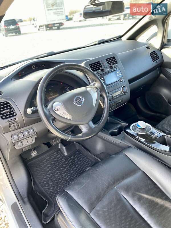 Хетчбек Nissan Leaf 2013 в Новояворівську фото 16 Хетчбек Nissan Leaf 2013 в Новояворівську