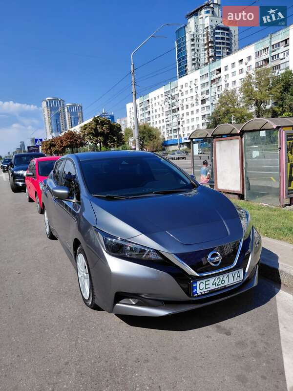 Хэтчбек Nissan Leaf 2019 в Киеве