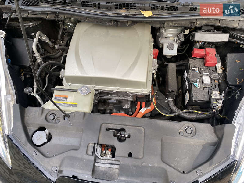 Хетчбек Nissan Leaf 2016 в Рівному