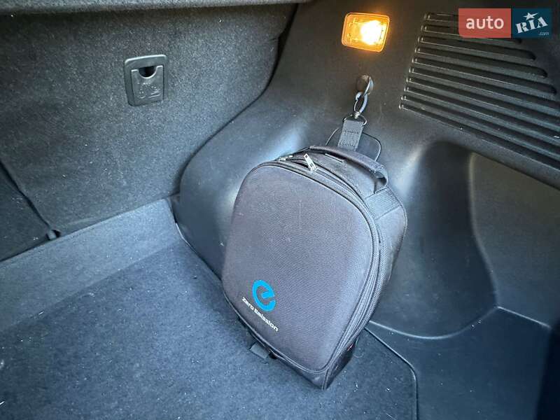 Хетчбек Nissan Leaf 2014 в Ужгороді фото 22 Хетчбек Nissan Leaf 2014 в Ужгороді