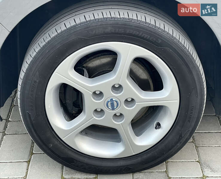 Хэтчбек Nissan Leaf 2014 в Ровно