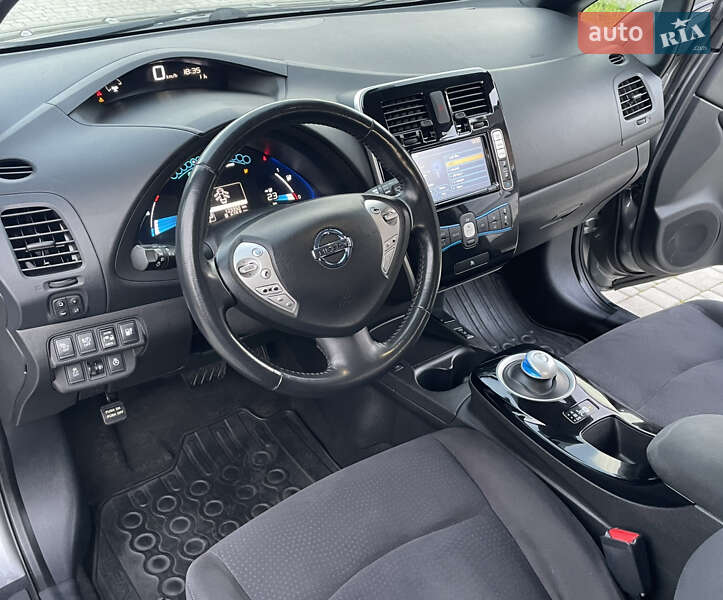 Хэтчбек Nissan Leaf 2014 в Ровно