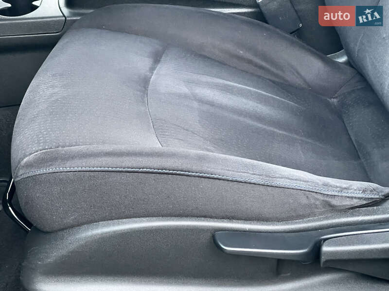 Хэтчбек Nissan Leaf 2014 в Ровно