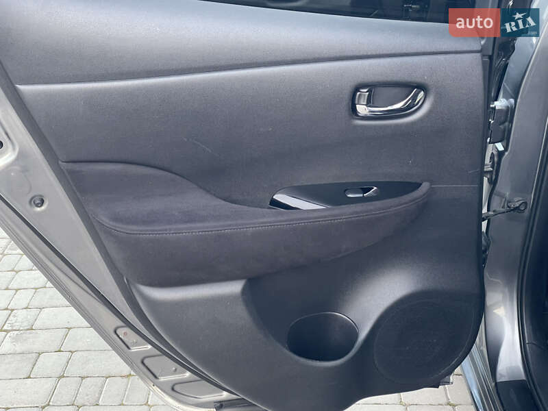 Хэтчбек Nissan Leaf 2014 в Ровно