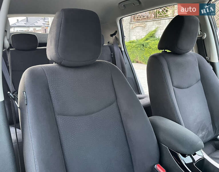 Хэтчбек Nissan Leaf 2014 в Ровно