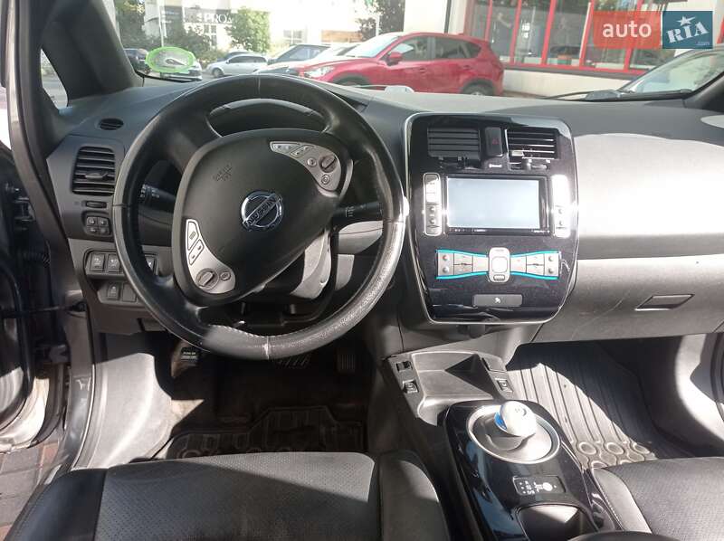 Хэтчбек Nissan Leaf 2013 в Киеве