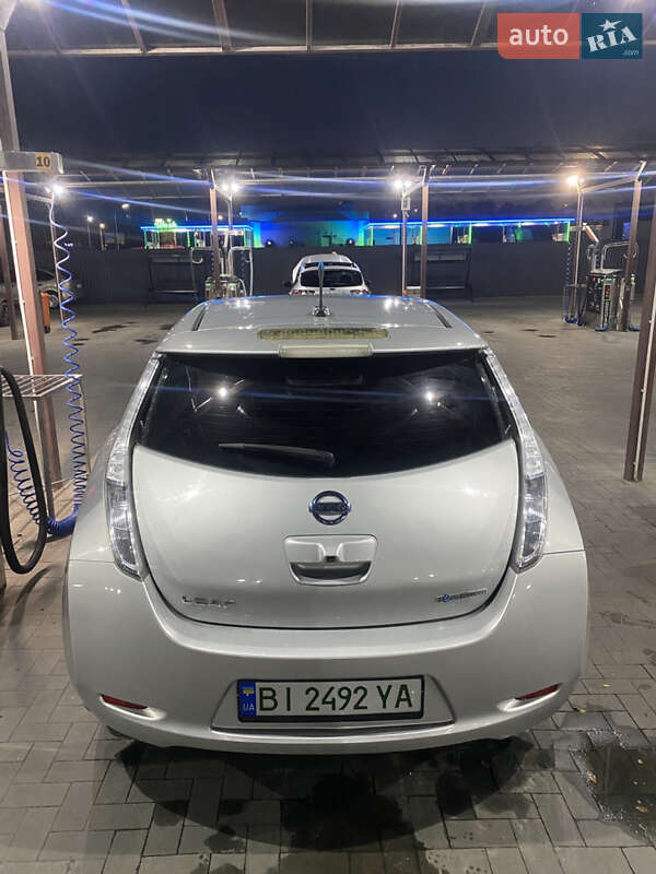 Хэтчбек Nissan Leaf 2014 в Кременчуге фото 6 Хэтчбек Nissan Leaf 2014 в Кременчуге