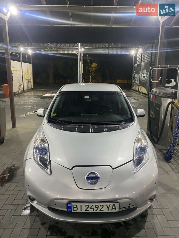 Хэтчбек Nissan Leaf 2014 в Кременчуге фото 12 Хэтчбек Nissan Leaf 2014 в Кременчуге