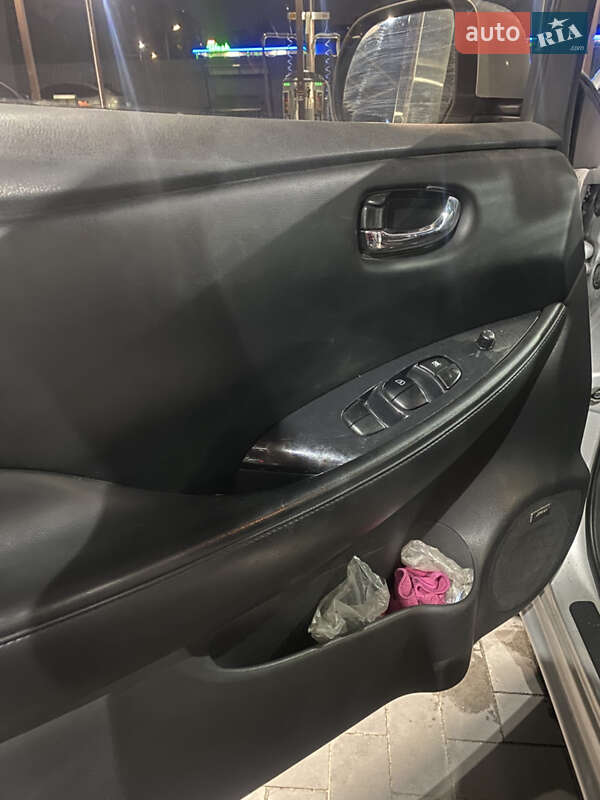 Хэтчбек Nissan Leaf 2014 в Кременчуге фото 14 Хэтчбек Nissan Leaf 2014 в Кременчуге