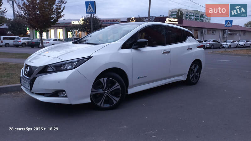 Хетчбек Nissan Leaf 2018 в Полтаві
