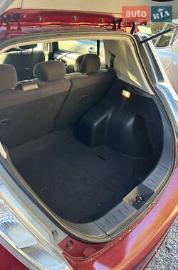 Хэтчбек Nissan Leaf 2013 в 