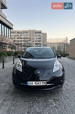 Хетчбек Nissan Leaf 2015 в  фото 2 Хетчбек Nissan Leaf 2015 в