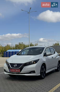 Хетчбек Nissan Leaf 2020 в Дубні