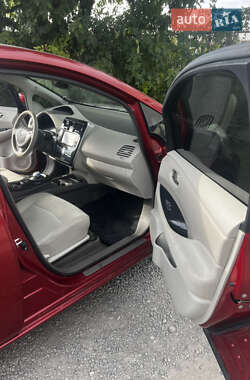 Хетчбек Nissan Leaf 2012 в Ужгороді