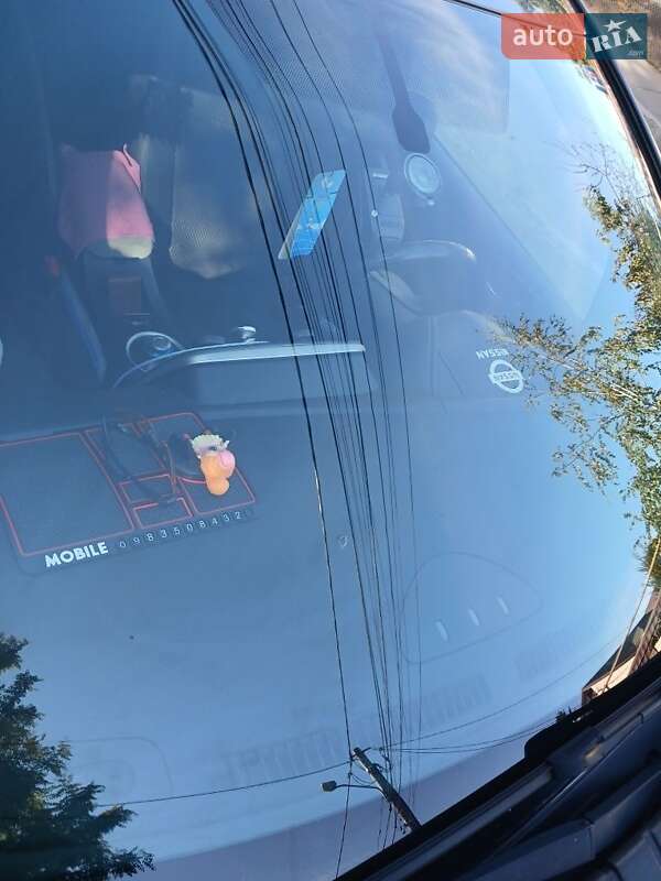 Хэтчбек Nissan Leaf 2015 в Одессе фото Хэтчбек Nissan Leaf 2015 в Одессе