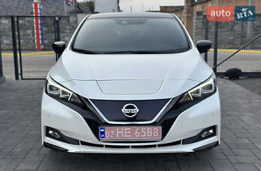Хэтчбек Nissan Leaf 2018 в 