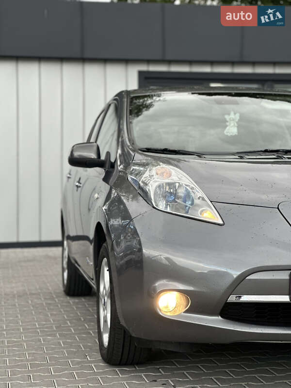 Хэтчбек Nissan Leaf 2013 в Владимире