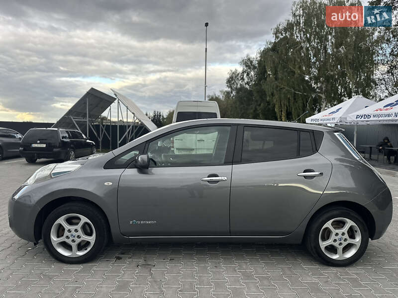 Хэтчбек Nissan Leaf 2013 в Владимире